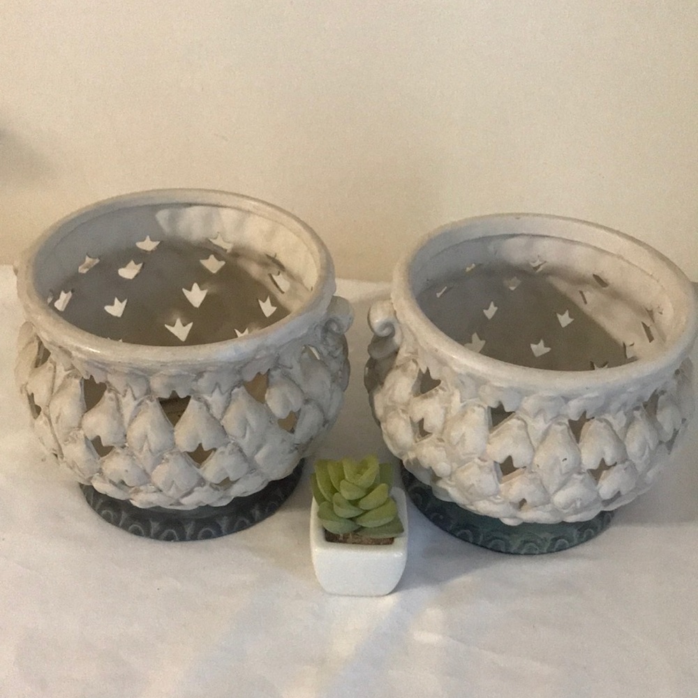 Very  Cute Set Of 2 Ceramic Oil Warmers